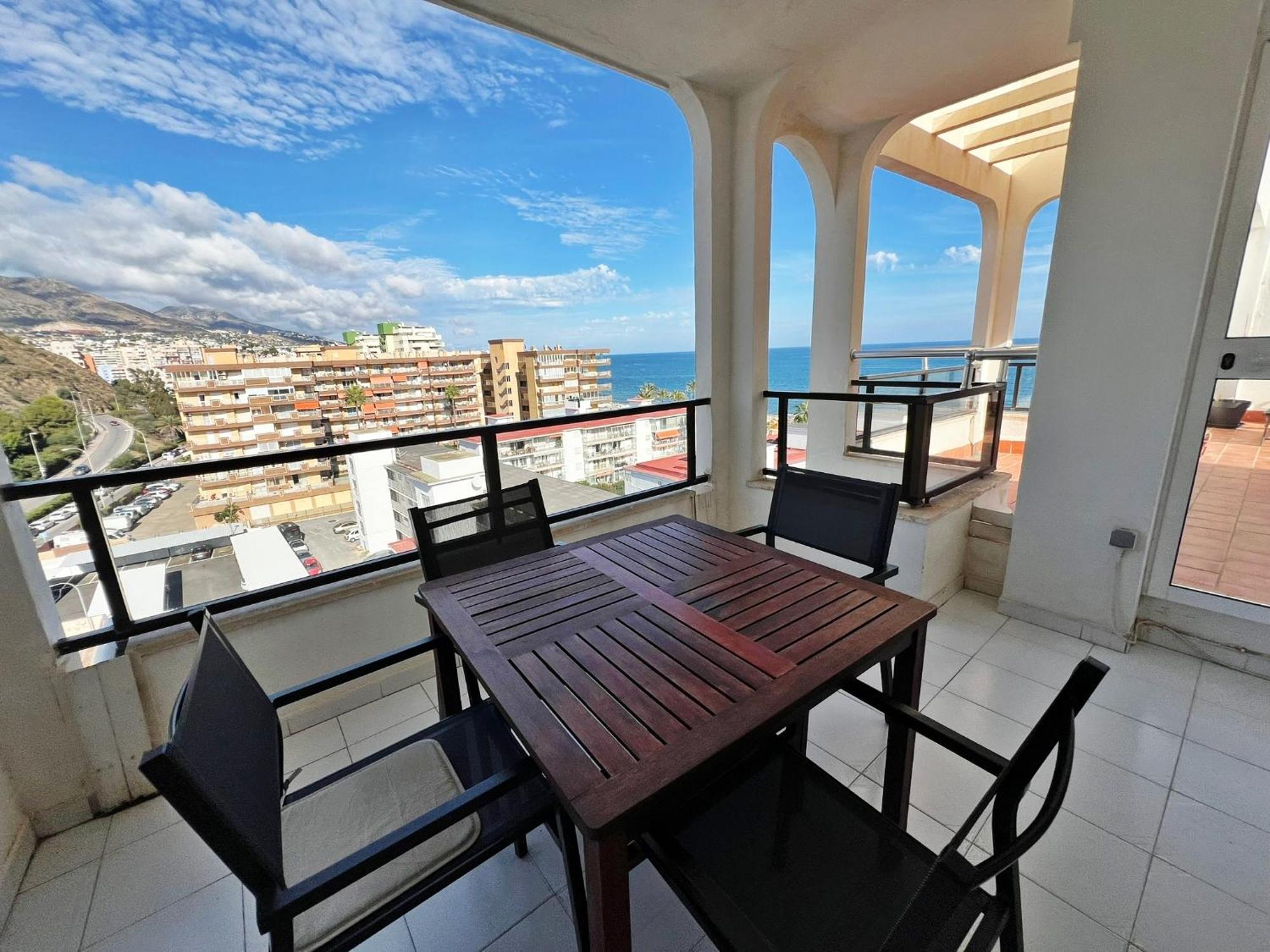 Bonito Atico En Primera Linea De Playa Con Piscina Fuengirola Exterior foto